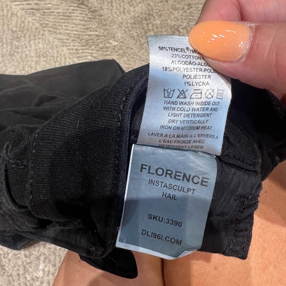DL1961 Florence Instasculpt Black Skinny Jeans Size 26 short - Picture 3 of 6